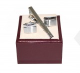 Manschettenknöpfe und Krawattennadel in einer Geschenkverpackung Krawattennadel, Manchettenknöpfe